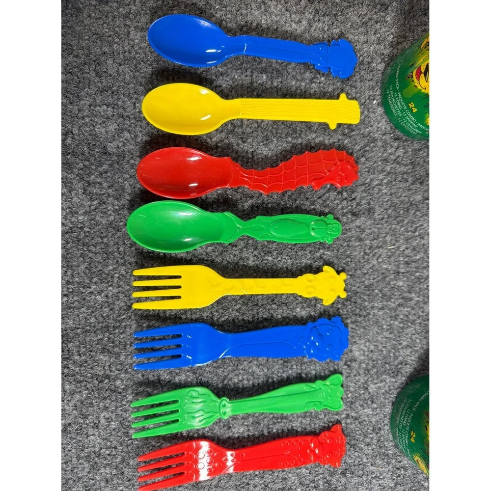 Vintage 2003 Dixie Krazy Kritters Cups and Cutlery Set Animal Theme
